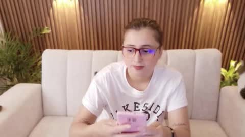 Feelena online show from 11.11.25