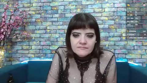 Laura online show from 01.02.25