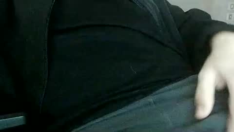 Snapshot of feet_cleaner chatting on 12.19.24 Slut-Boy online show from 12.19.24