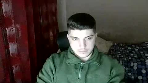 Snapshot of feet_cleaner chatting on 12.28.24 Slut-Boy online show from 12.28.24