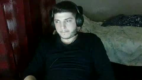 Snapshot of feet_cleaner chatting on 01.01.25 Slut-Boy online show from 01.01.25