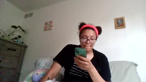 Snapshot of feetnymph chatting on 06.22.26 Soley online show from 06.22.26