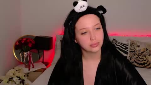 Snapshot of felicia_herceg chatting on 11.02.25 Felicia Herceg online show from 11.02.25