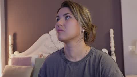 Snapshot of feliciakrige chatting on 01.22.25 FeliciaKrige online show from 01.22.25