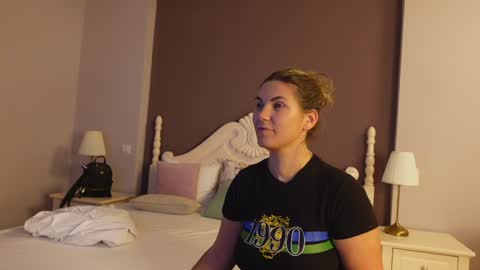 Snapshot of feliciakrige chatting on 02.05.25 FeliciaKrige online show from 02.05.25