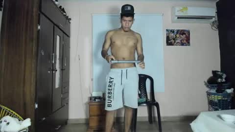 Snapshot of felipereyes28cm chatting on 11.27.25 Felipe online show from 11.27.25