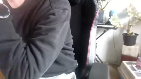 Snapshot of fem_alice_louis_dom chatting on 10.27.25 fem_alice_louis_dom online show from 10.27.25