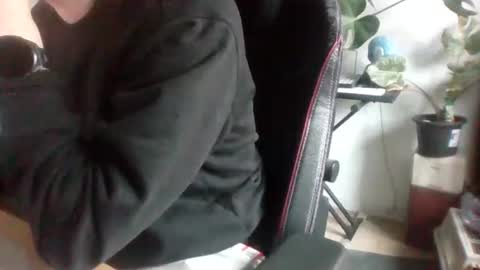 Snapshot of fem_alice_louis_dom chatting on 11.18.25 fem_alice_louis_dom online show from 11.18.25