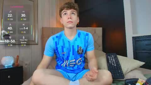 Femboy Max online show from 09.13.25