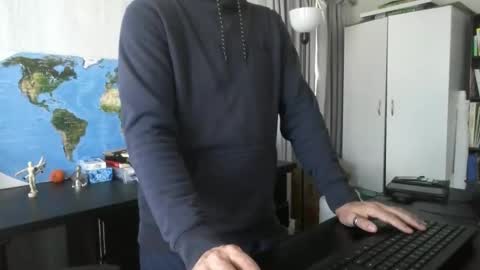 Snapshot of femdomsubby chatting on 12.04.24 femdomsubby online show from 12.04.24