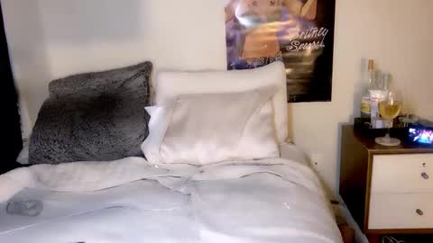 Snapshot of femgirl99 chatting on 01.12.25 this is justice tricia a bigelow. she was fucking my husband tom girardi online show from 01.12.25