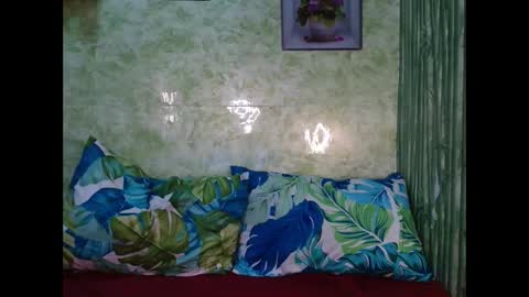 feminine_tsx online show from 12.09.24