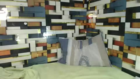 feminine_tsx online show from 11.16.25