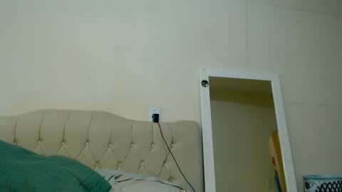 Snapshot of femmeangel chatting on 07.20.26 Alice online show from 07.20.26