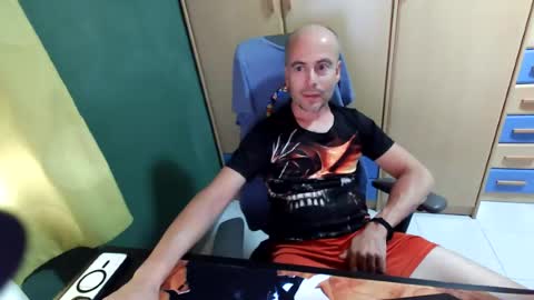 Snapshot of fernandez83 chatting on 06.12.26 fernandez83 online show from 06.12.26