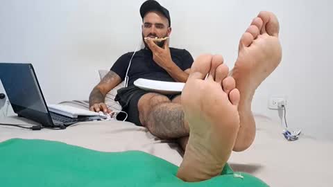 Snapshot of ferpaisa2024 chatting on 09.30.25 insta ferxx1210 Fercho online show from 09.30.25