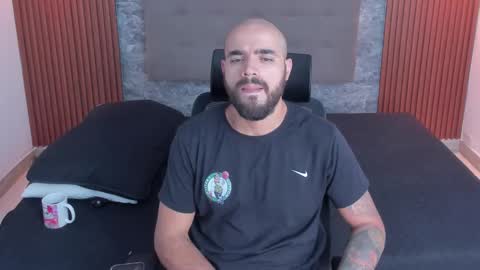 Snapshot of ferpaisa2024 chatting on 10.29.25 insta ferxx1210 Fercho online show from 10.29.25