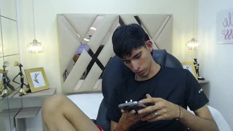 FER PHOENIX online show from 03.11.25