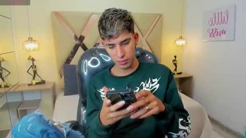 FER PHOENIX online show from 11.23.25