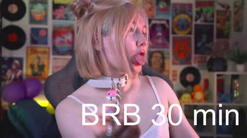 Snapshot of fetishrey chatting on 12.06.24 Rey online show from 12.06.24