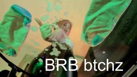 Snapshot of fetishrey chatting on 01.10.25 Rey online show from 01.10.25