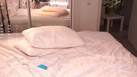     -- stay in touch with me online show from 01.05.25