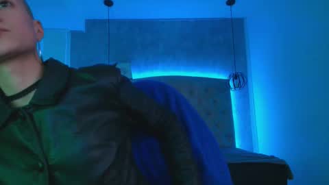 Snapshot of fieramadame chatting on 10.04.25 online show from 10.04.25