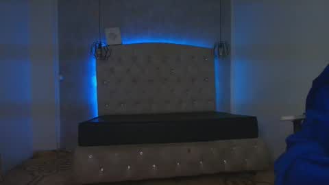 Snapshot of fieramadame chatting on 10.08.25 online show from 10.08.25