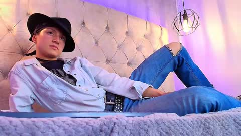 Snapshot of fieramadame chatting on 11.06.25 online show from 11.06.25