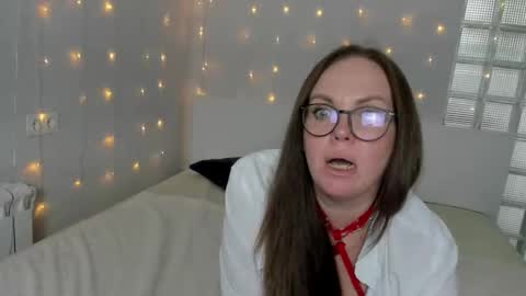 Fiery Stella online show from 03.06.25