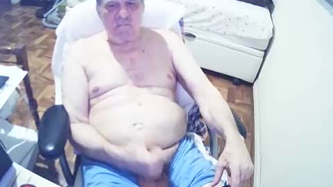 Snapshot of filhober chatting on 03.08.25 filhober online show from 03.08.25