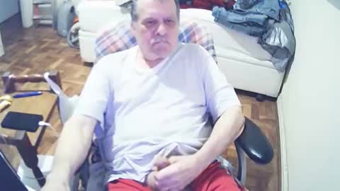 Snapshot of filhober chatting on 09.09.25 filhober online show from 09.09.25