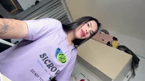 Snapshot of filipina_demure chatting on 12.05.24 Sandy online show from 12.05.24