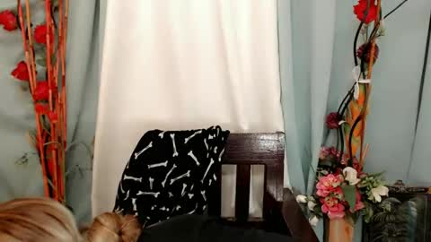 Snapshot of filipina_slutty69xxx chatting on 02.26.25 Angela DONT FORGET TO FOLLOW AND GIVE ME APPRECIATION online show from 02.26.25