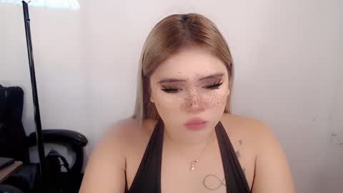 Snapshot of filipina_slutty69xxx chatting on 09.10.25 Angela DONT FORGET TO FOLLOW AND GIVE ME APPRECIATION online show from 09.10.25