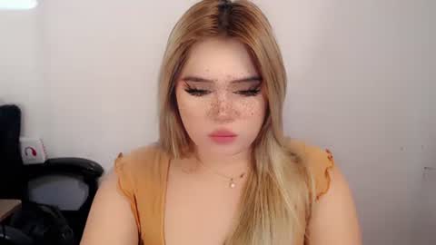 Snapshot of filipina_slutty69xxx chatting on 09.19.25 Angela DONT FORGET TO FOLLOW AND GIVE ME APPRECIATION online show from 09.19.25