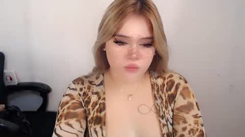 Snapshot of filipina_slutty69xxx chatting on 09.22.25 Angela DONT FORGET TO FOLLOW AND GIVE ME APPRECIATION online show from 09.22.25