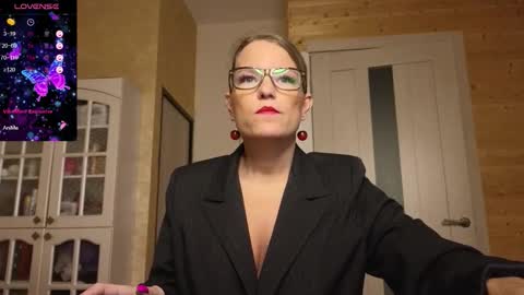 Lady online show from 10.15.25