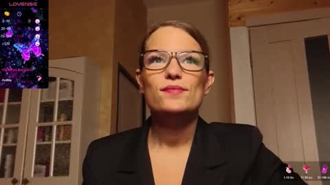 Lady online show from 10.29.25