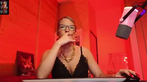 Lady online show from 04.14.26