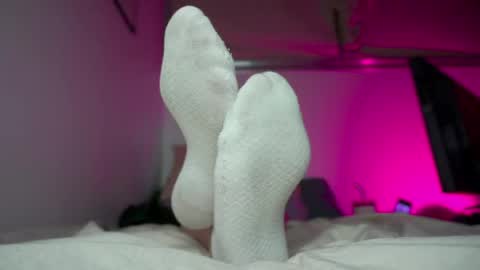 Snapshot of findomfeet_ chatting on 05.13.26 Ashley online show from 05.13.26