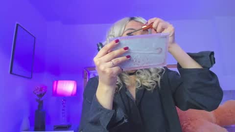 finnky1 online show from 02.13.25