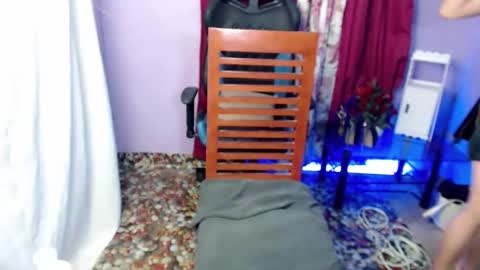 Snapshot of fionie_xxx chatting on 01.04.25 FIONA online show from 01.04.25