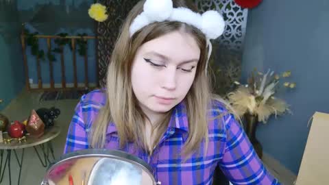 fiora online show from 03.09.25