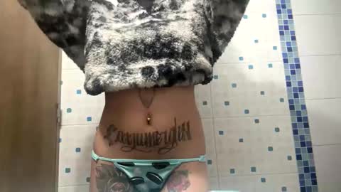 Snapshot of fiorella_up1 chatting on 09.15.25 F I O R E L L A online show from 09.15.25