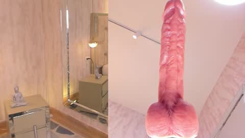 Snapshot of fiorellaricci_ chatting on 11.22.25 fiorellaricci_ online show from 11.22.25