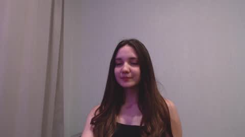 fireflies_fly_ online show from 03.10.25