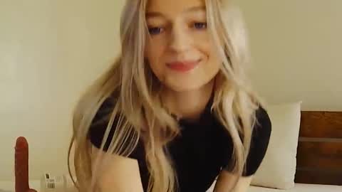 flowergirl online show from 11.07.25