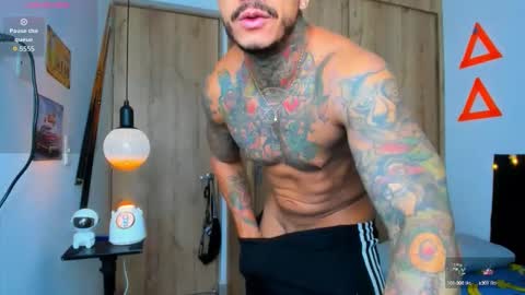 Snapshot of fitnolan chatting on 10.06.25 Elias Valencia online show from 10.06.25