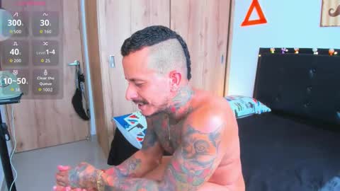 Snapshot of fitnolan chatting on 11.10.25 Elias Valencia online show from 11.10.25